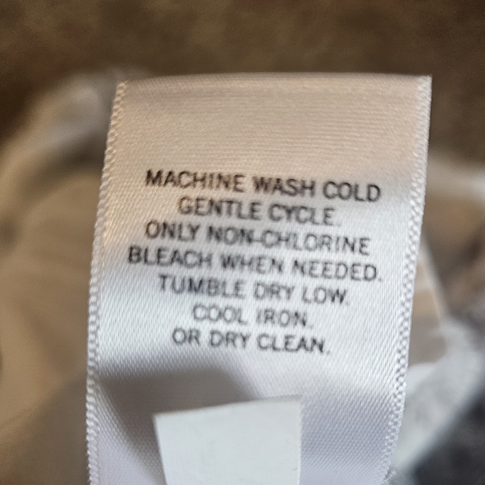 Banana Republic White and Gray A-Line Floral Skirt - Picture 11 of 13